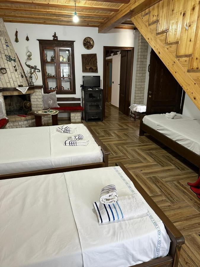 Guest House Iljesa Berati Exterior foto