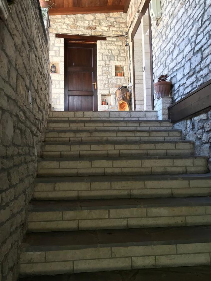 Guest House Iljesa Berati Exterior foto
