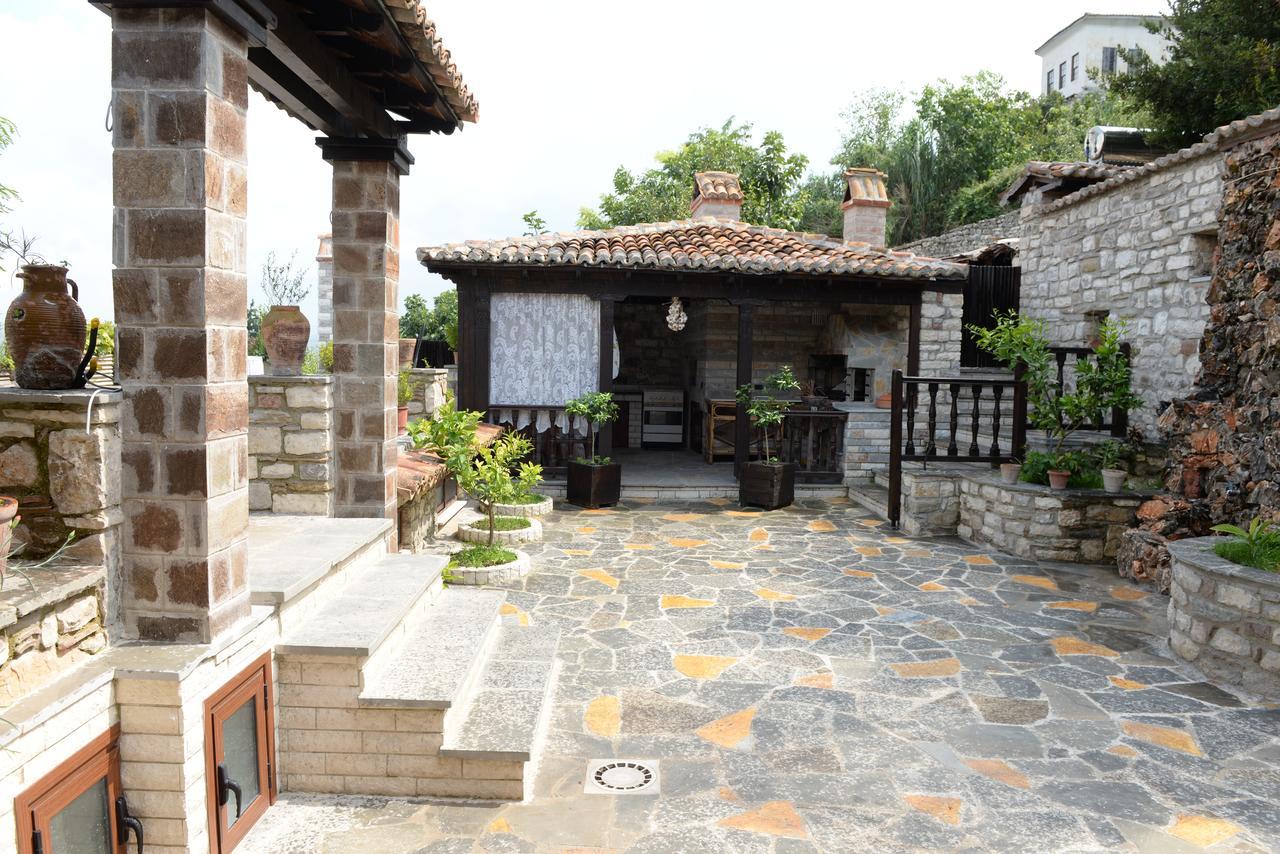 Guest House Iljesa Berati Exterior foto