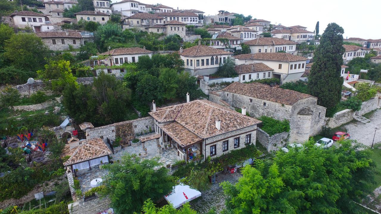 Guest House Iljesa Berati Exterior foto