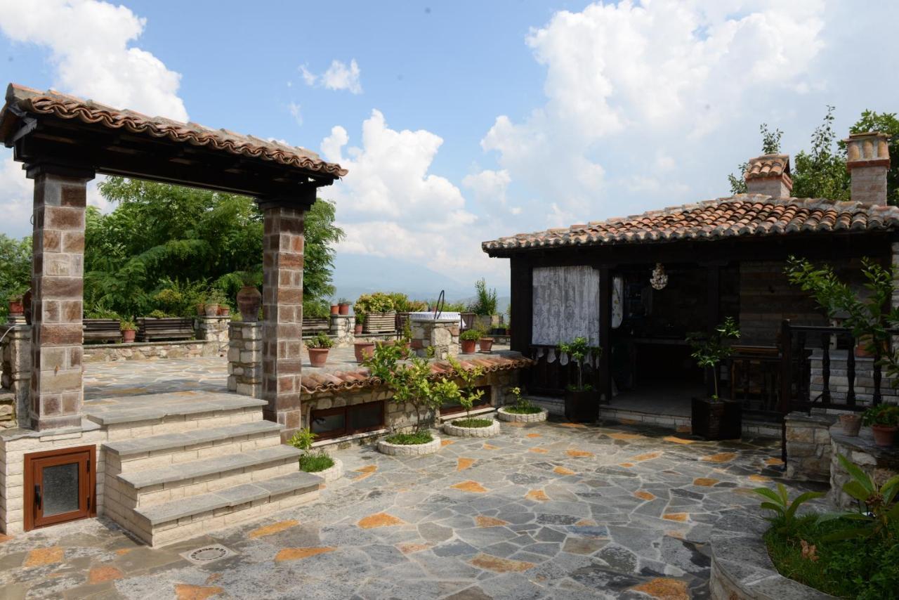 Guest House Iljesa Berati Exterior foto