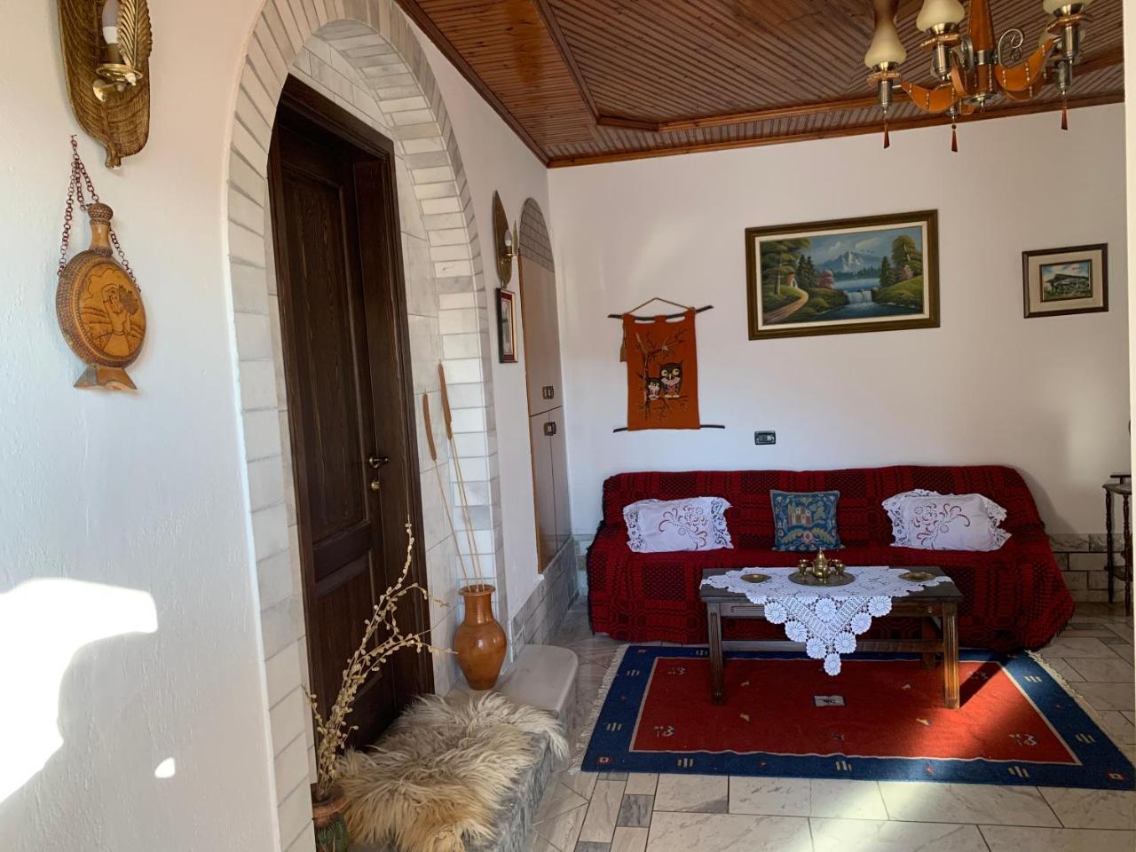 Guest House Iljesa Berati Exterior foto